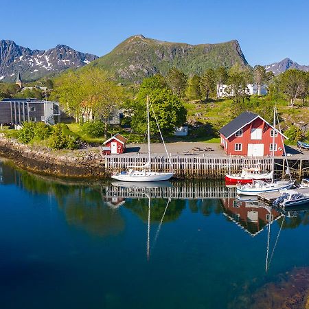 Lofoten Sommerhotell Og Vandrerhjem カベルヴォーグ エクステリア 写真