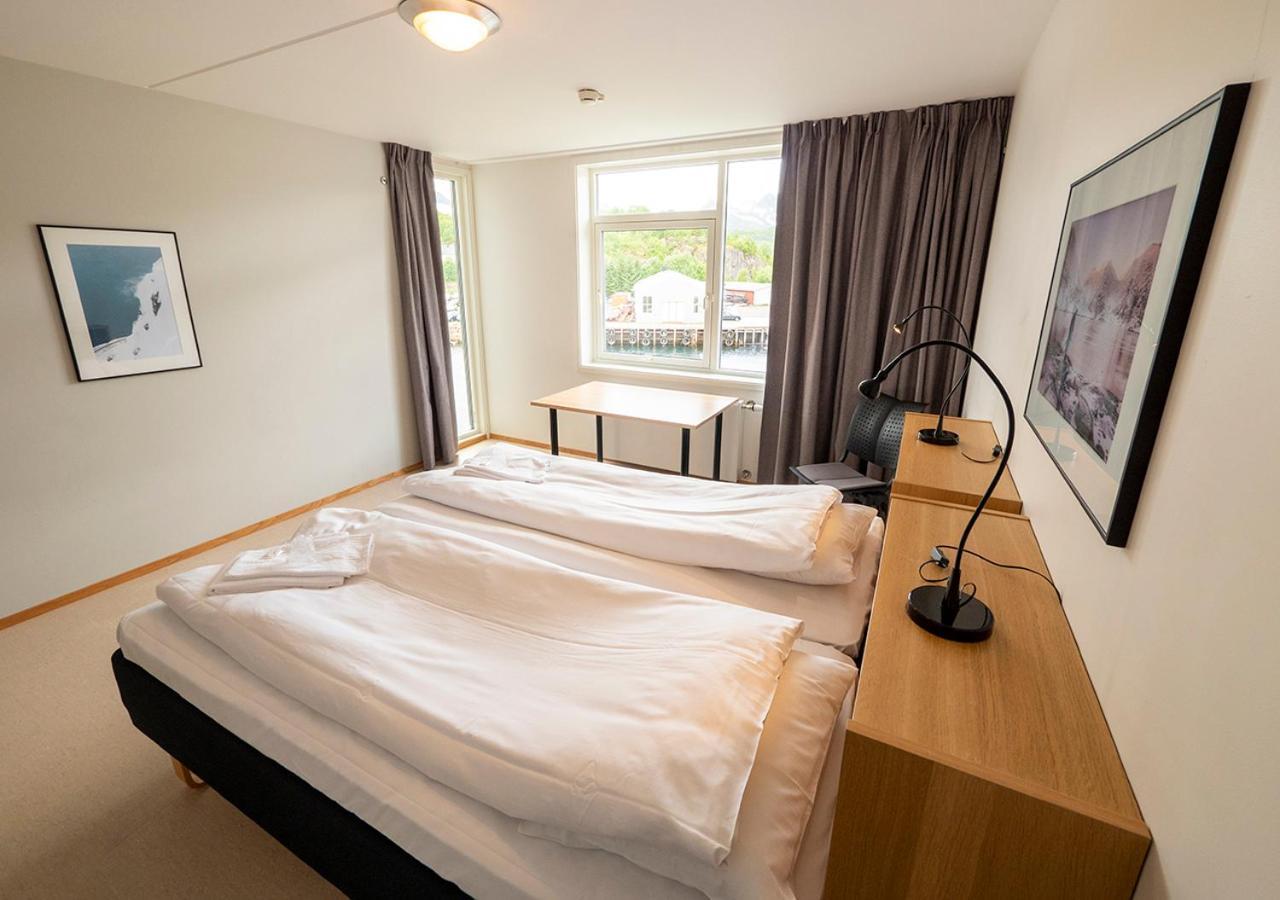 Lofoten Sommerhotell Og Vandrerhjem カベルヴォーグ エクステリア 写真