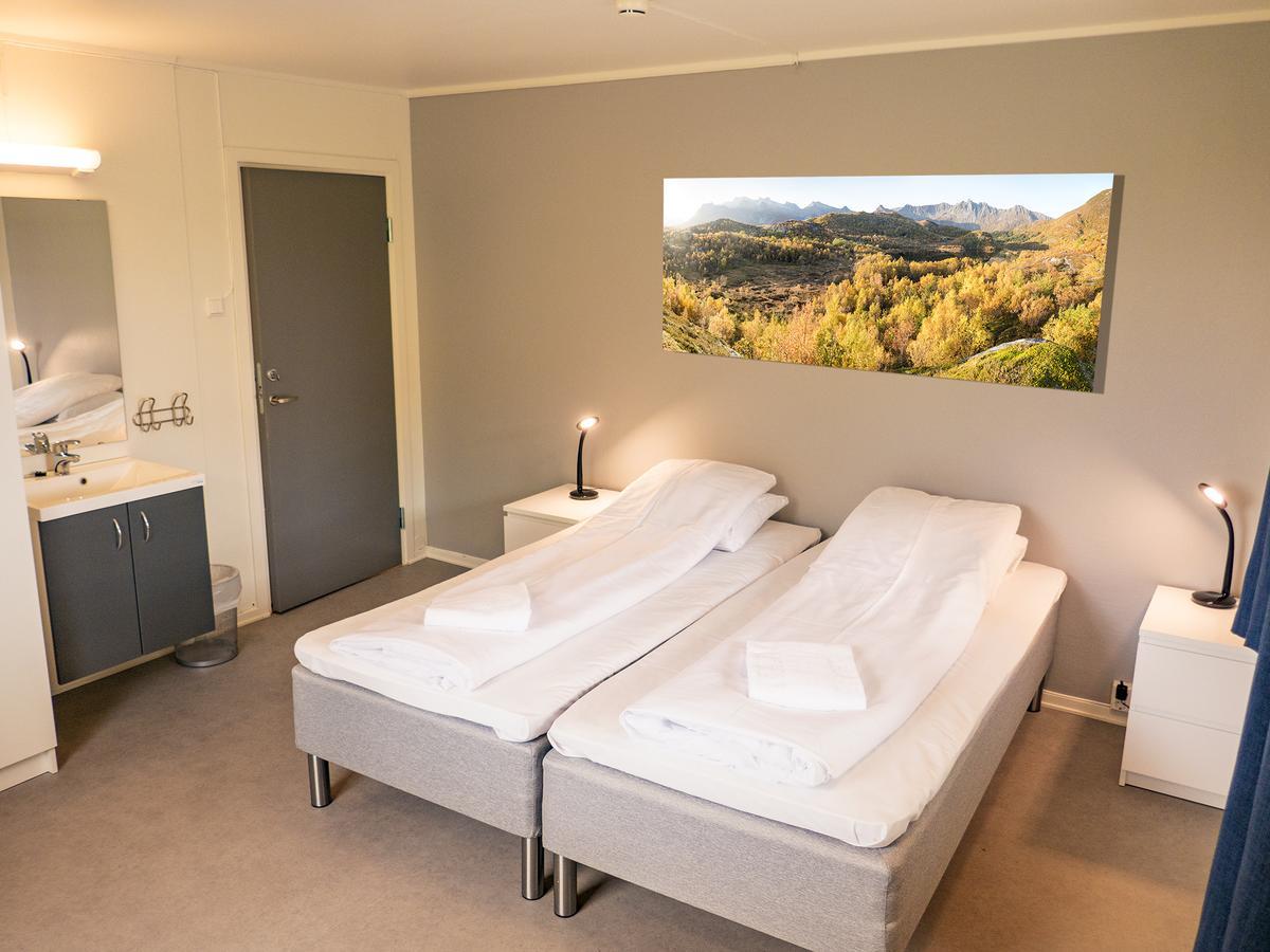 Lofoten Sommerhotell Og Vandrerhjem カベルヴォーグ エクステリア 写真
